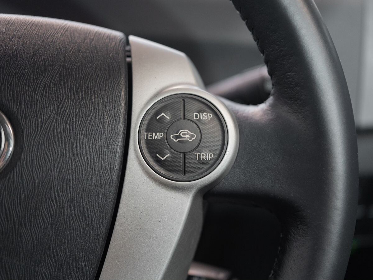 Toyota Prius 2015 - фото автомобиля