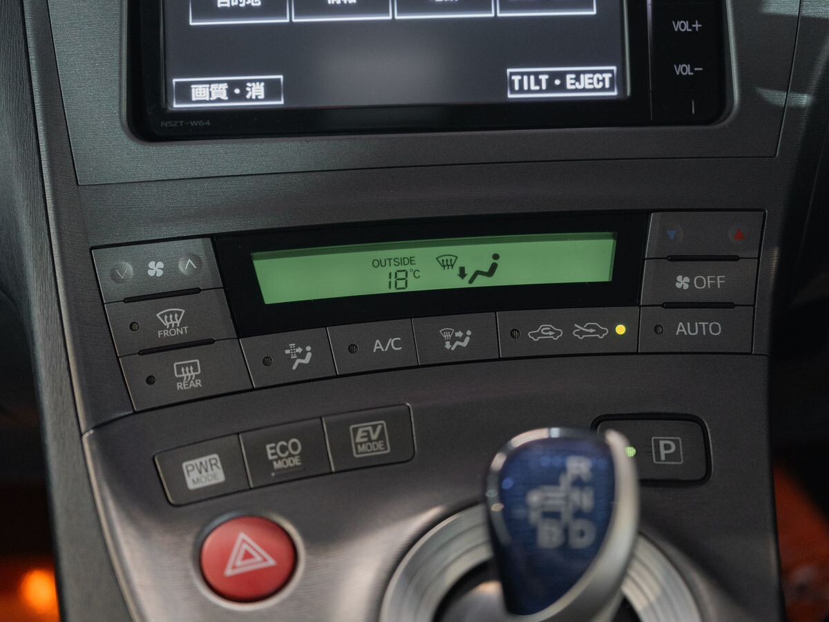 Toyota Prius 2015 - фото автомобиля