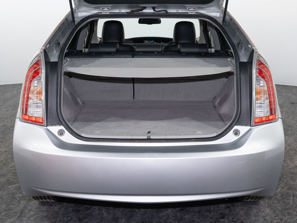 Toyota Prius 2015 - фото автомобиля