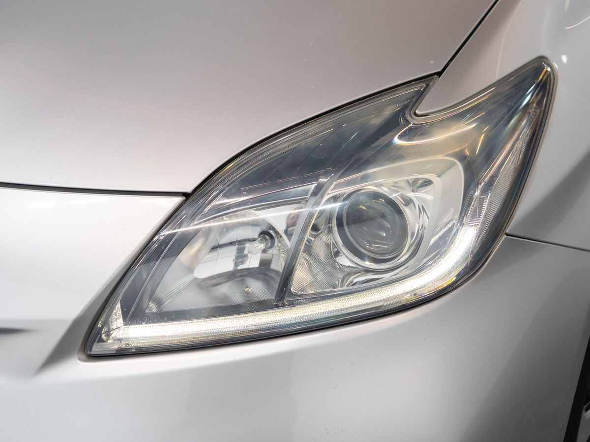 Toyota Prius 2015 - фото автомобиля