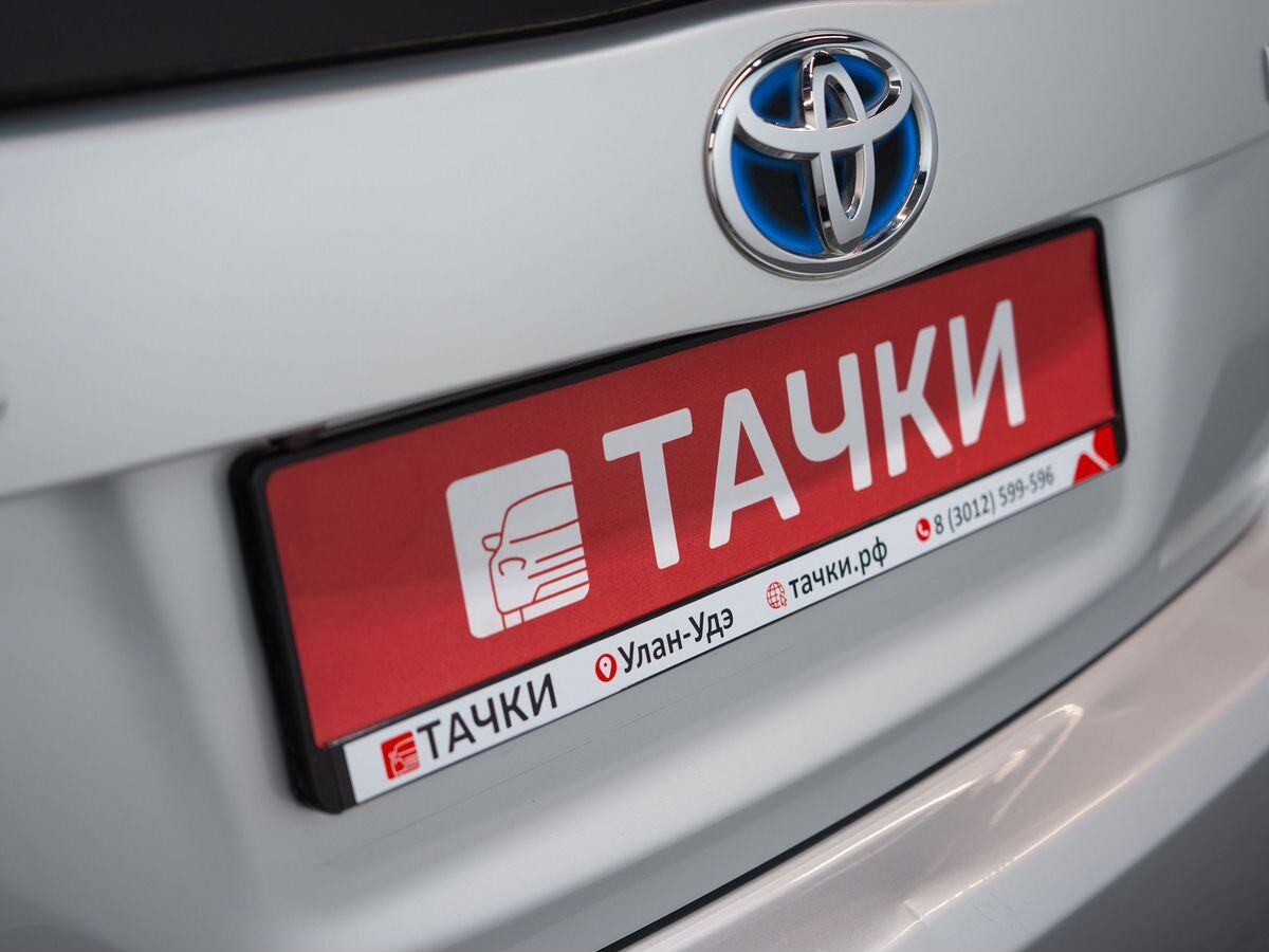 Toyota Prius 2015 - фото автомобиля
