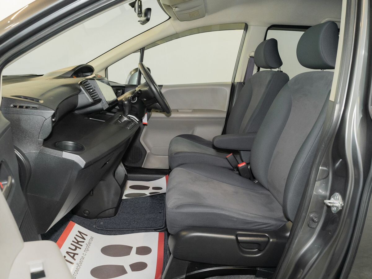 Honda Freed 2010 - фото автомобиля