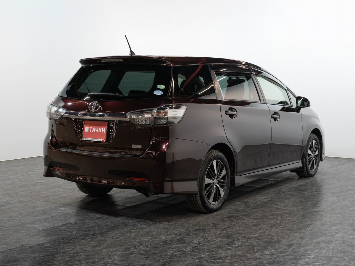 Toyota Wish 2012 - фото автомобиля