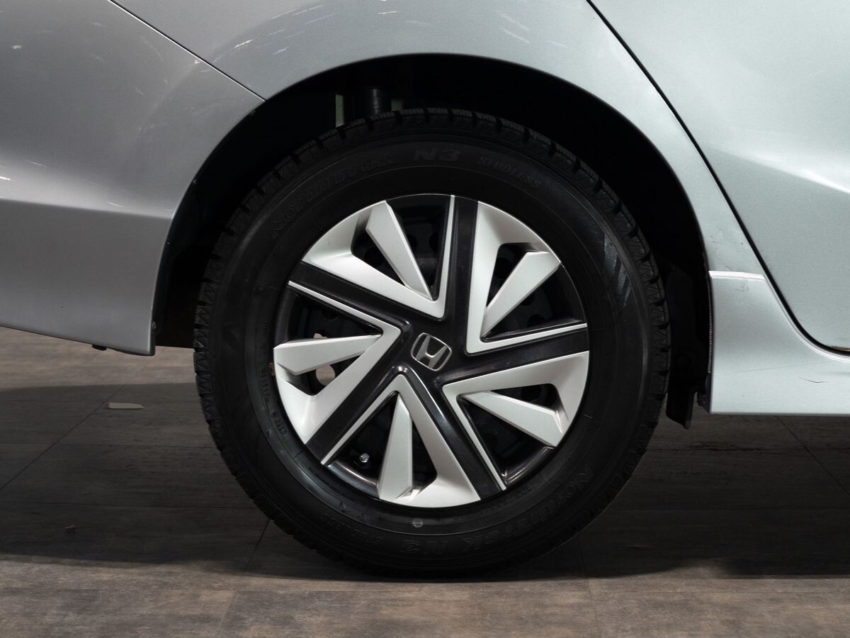 Honda Shuttle 2016 - фото автомобиля