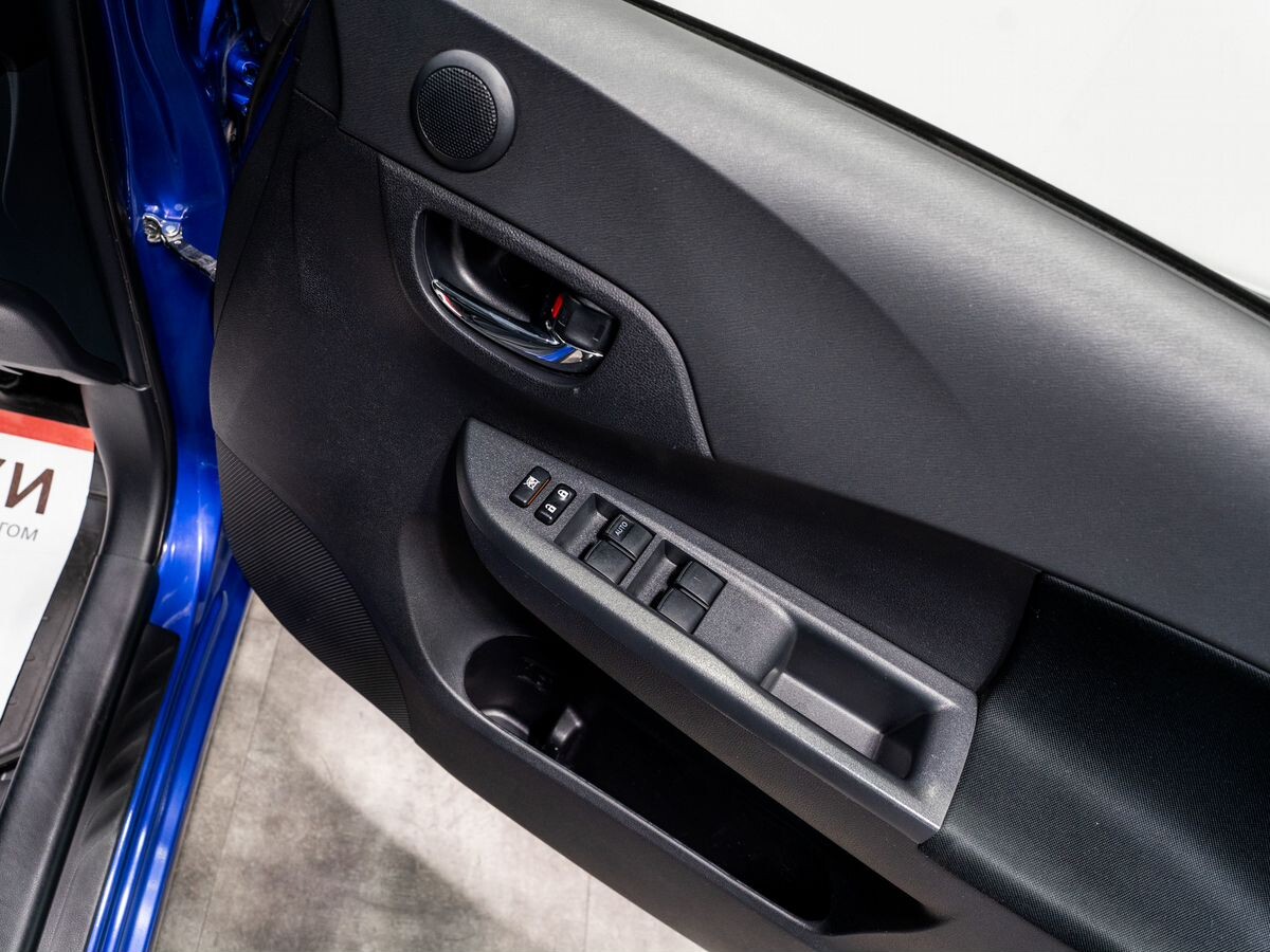 Toyota Ractis 2015 - фото автомобиля