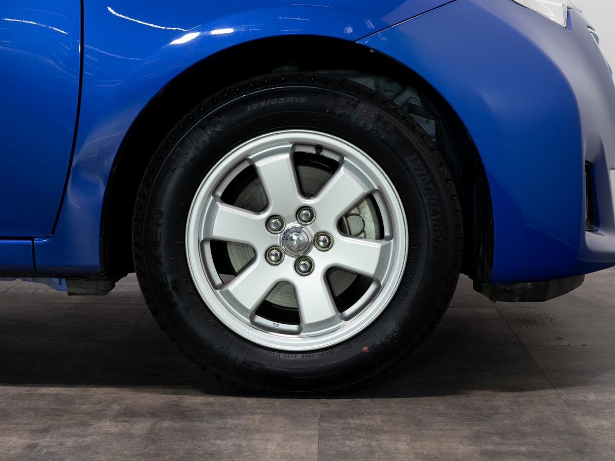Toyota Ractis 2015 - фото автомобиля