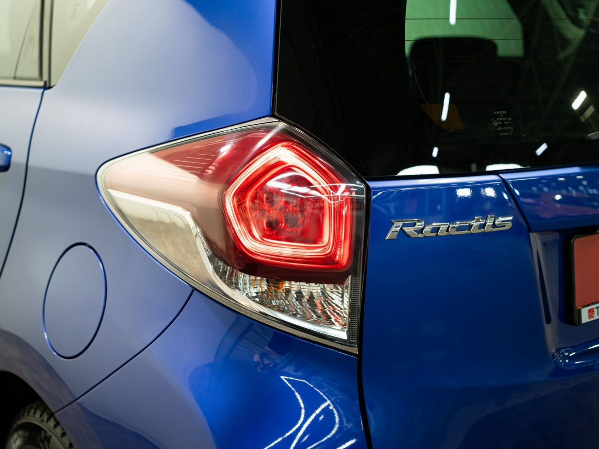 Toyota Ractis 2015 - фото автомобиля