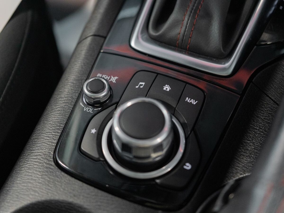 Mazda Axela 2015 - фото автомобиля