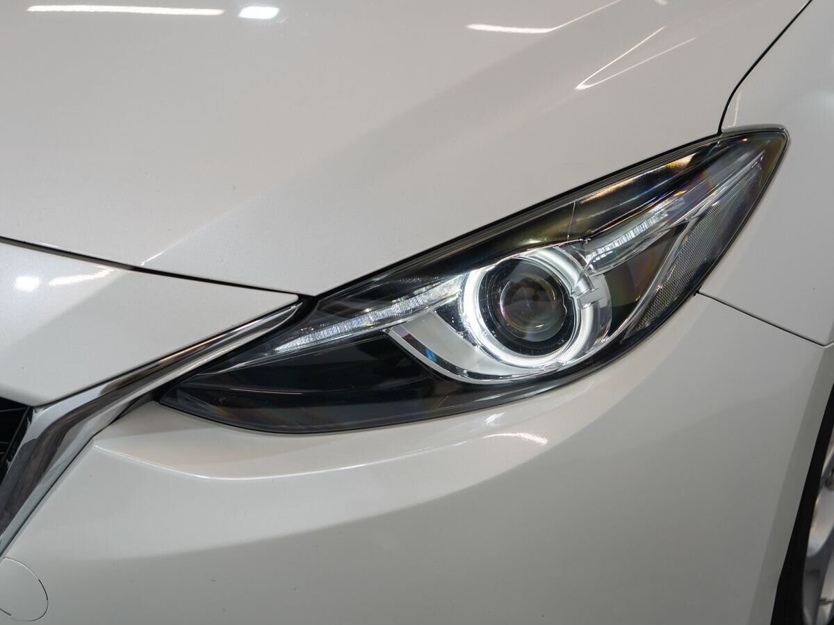 Mazda Axela 2015 - фото автомобиля
