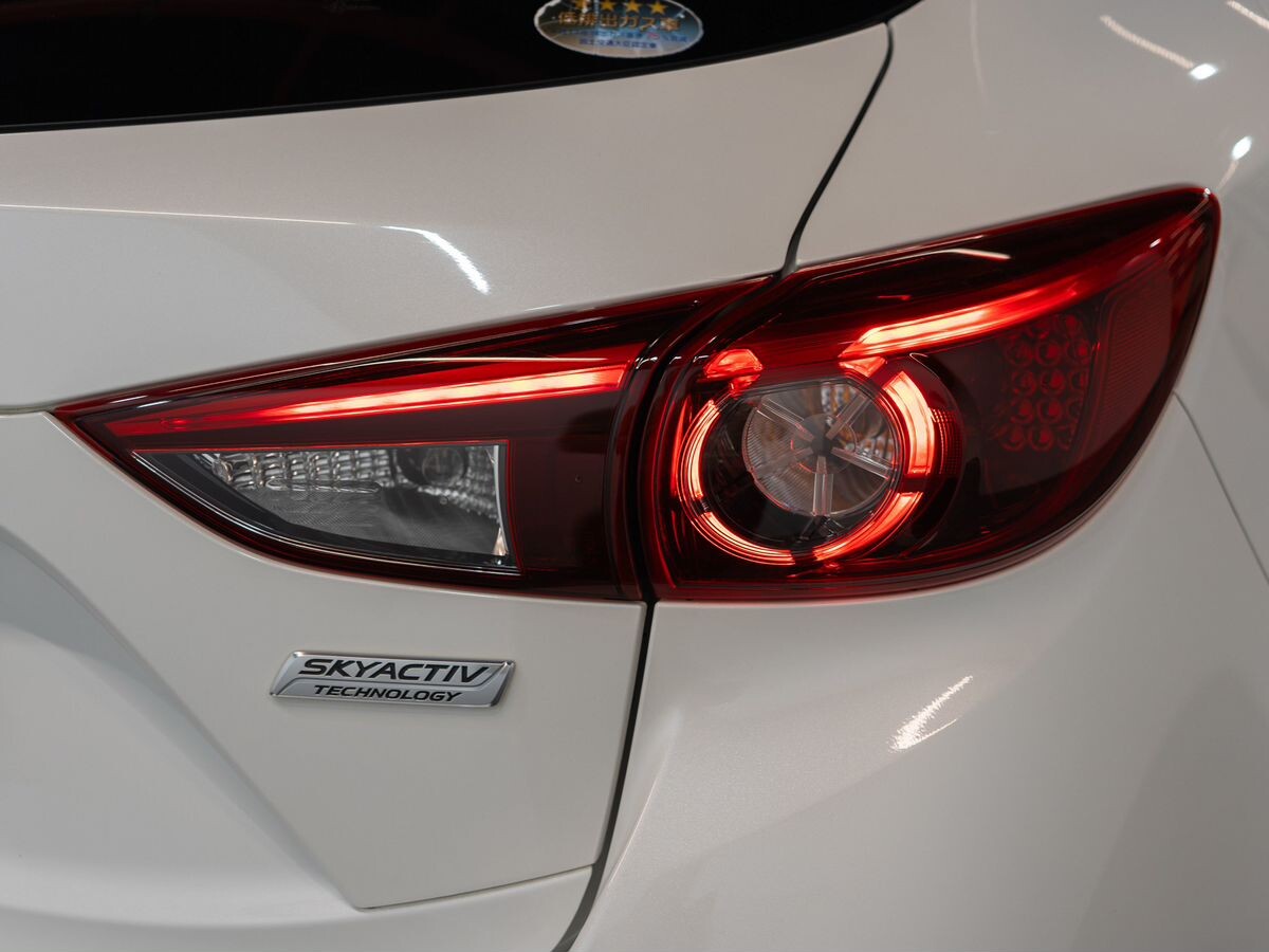Mazda Axela 2015 - фото автомобиля
