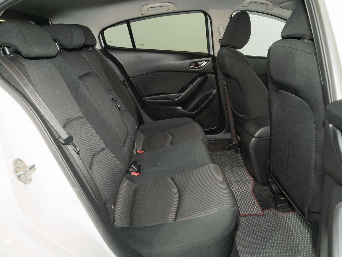Mazda Axela 2015 - фото автомобиля