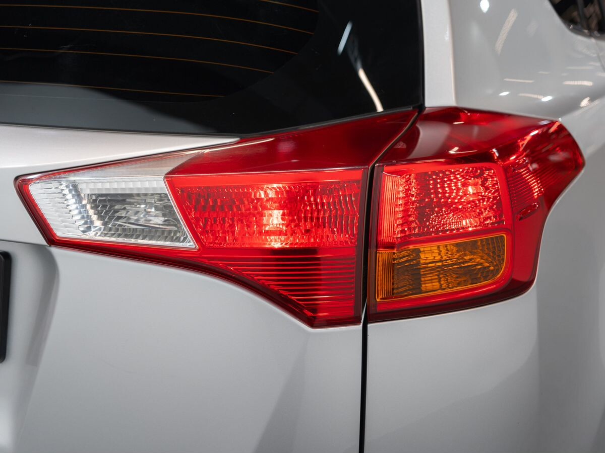 Toyota RAV4 2013 - фото автомобиля