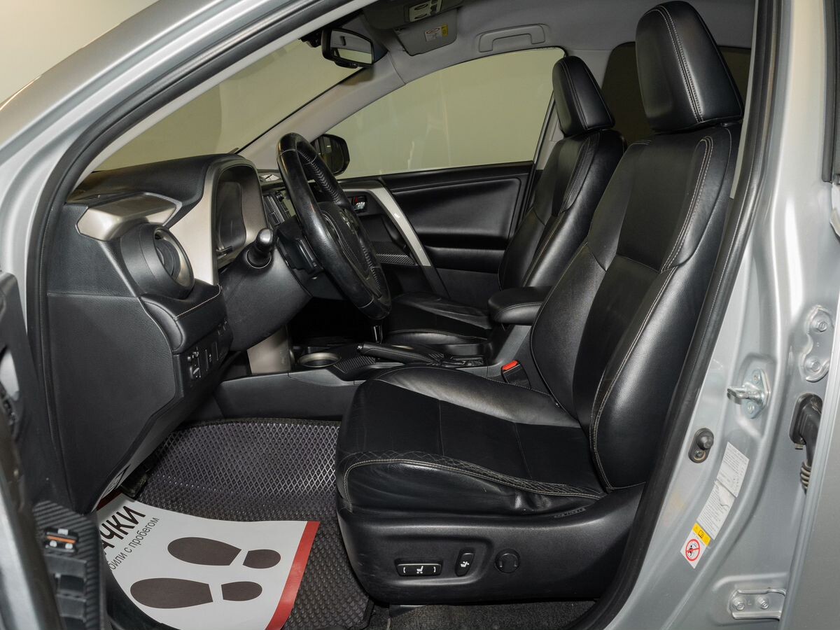 Toyota RAV4 2013 - фото автомобиля