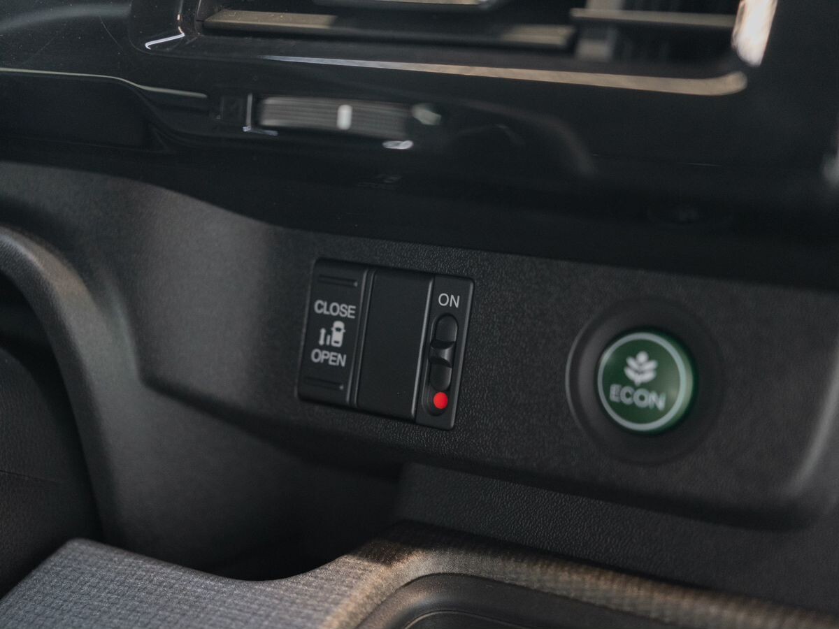 Honda Stepwgn 2016 - фото автомобиля