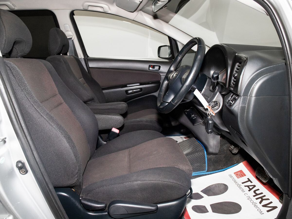 Toyota Wish 2008 - фото автомобиля