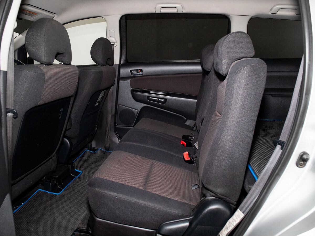 Toyota Wish 2008 - фото автомобиля