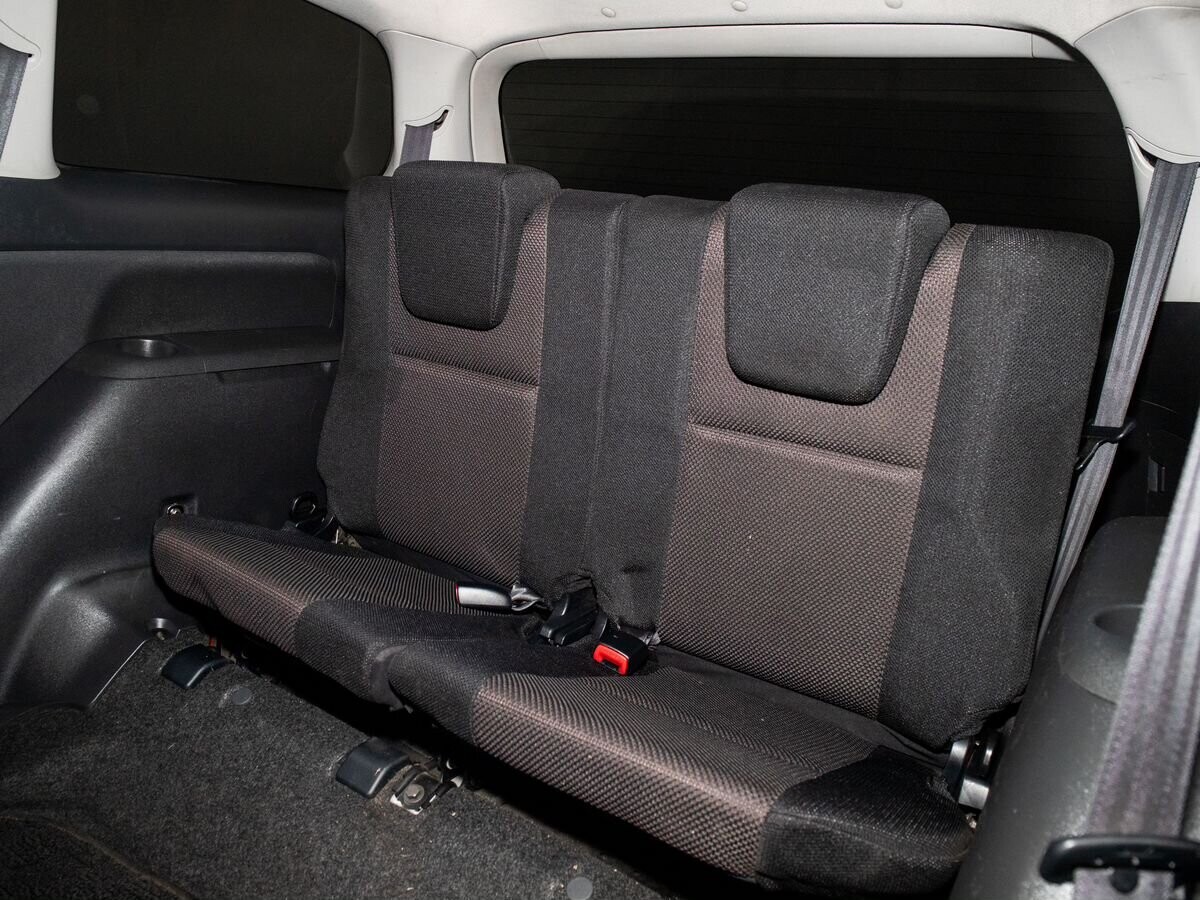 Toyota Wish 2008 - фото автомобиля