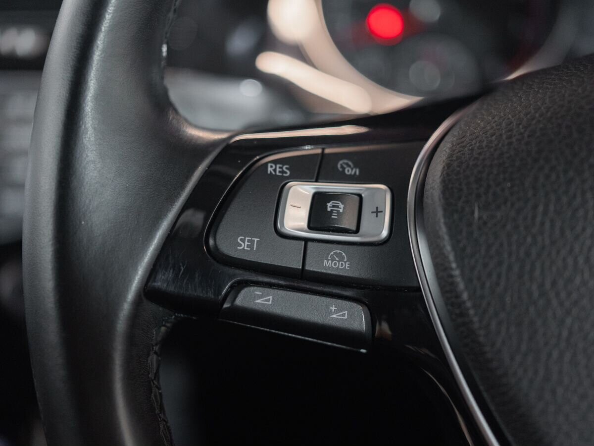 Volkswagen Golf 2013 - фото автомобиля
