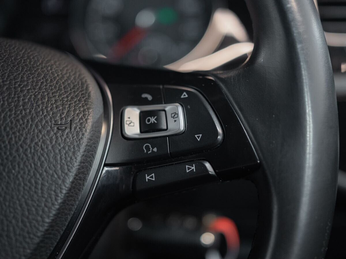 Volkswagen Golf 2013 - фото автомобиля