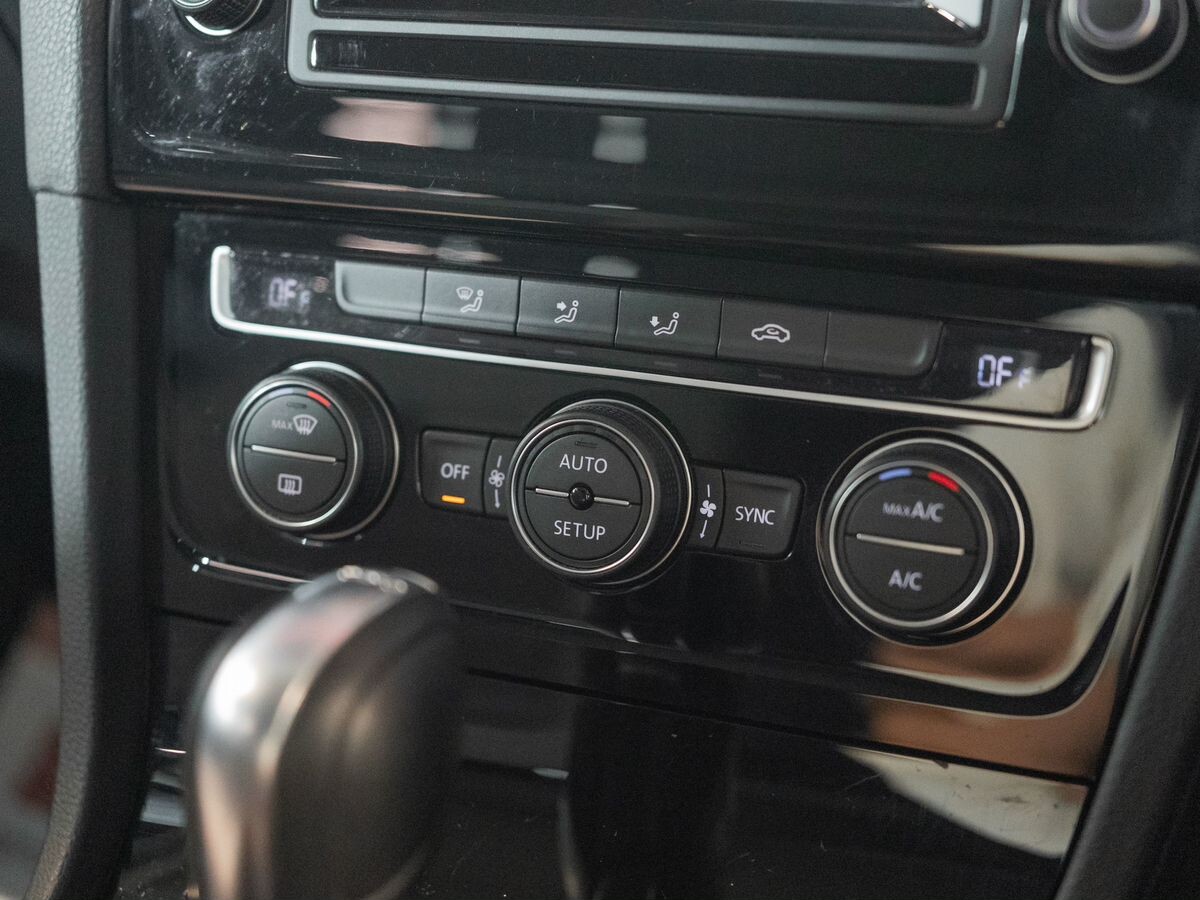 Volkswagen Golf 2013 - фото автомобиля