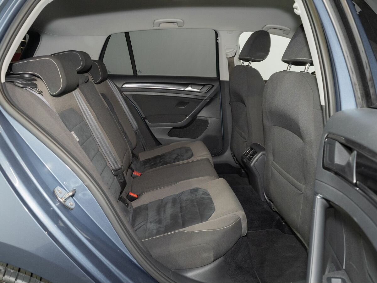 Volkswagen Golf 2013 - фото автомобиля