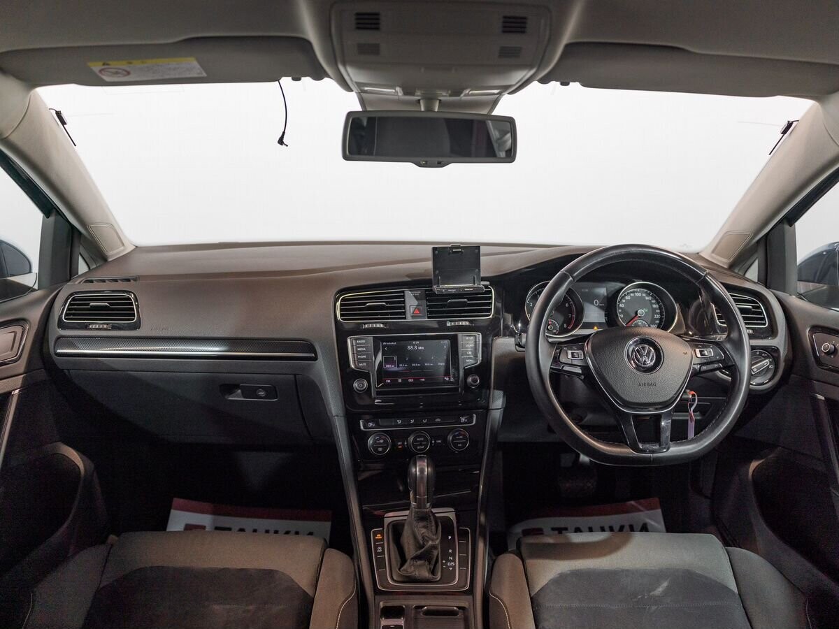 Volkswagen Golf 2013 - фото автомобиля