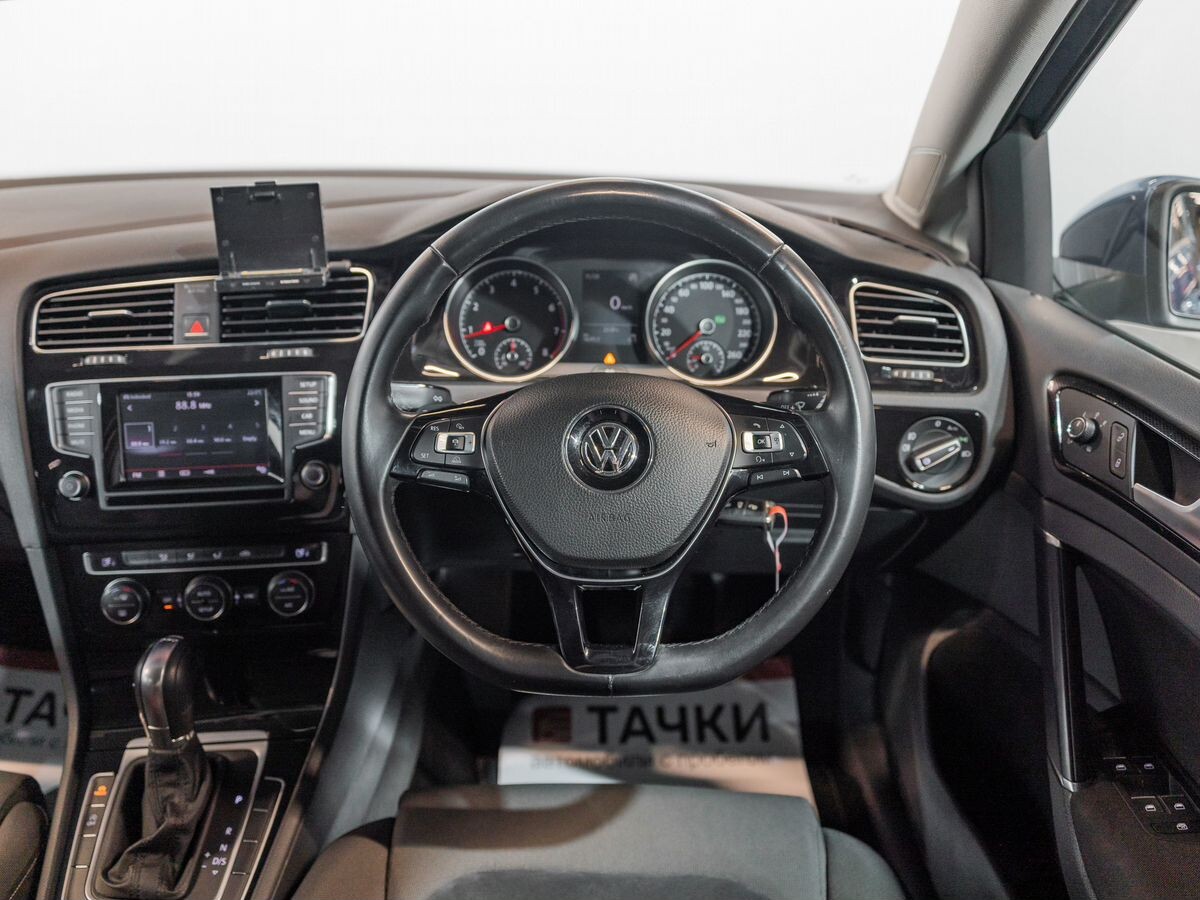 Volkswagen Golf 2013 - фото автомобиля
