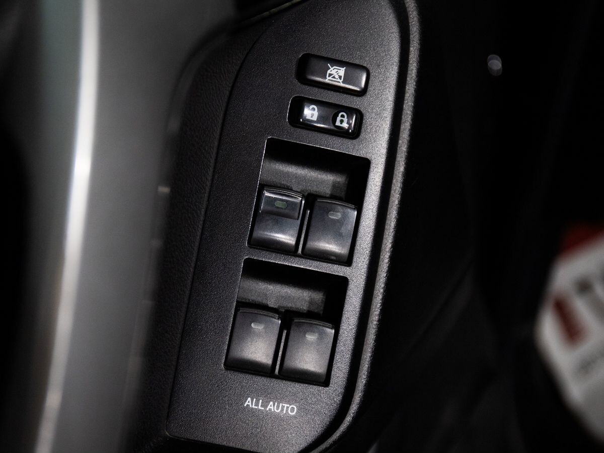 Toyota Land Cruiser Prado 2017 - фото автомобиля