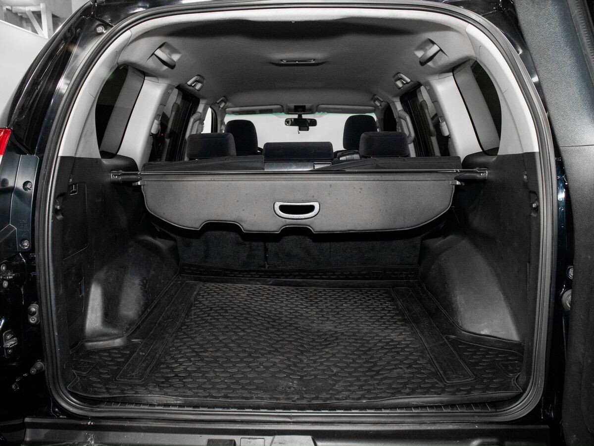 Toyota Land Cruiser Prado 2017 - фото автомобиля