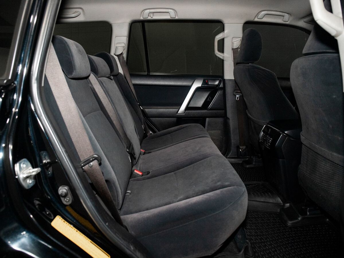 Toyota Land Cruiser Prado 2017 - фото автомобиля