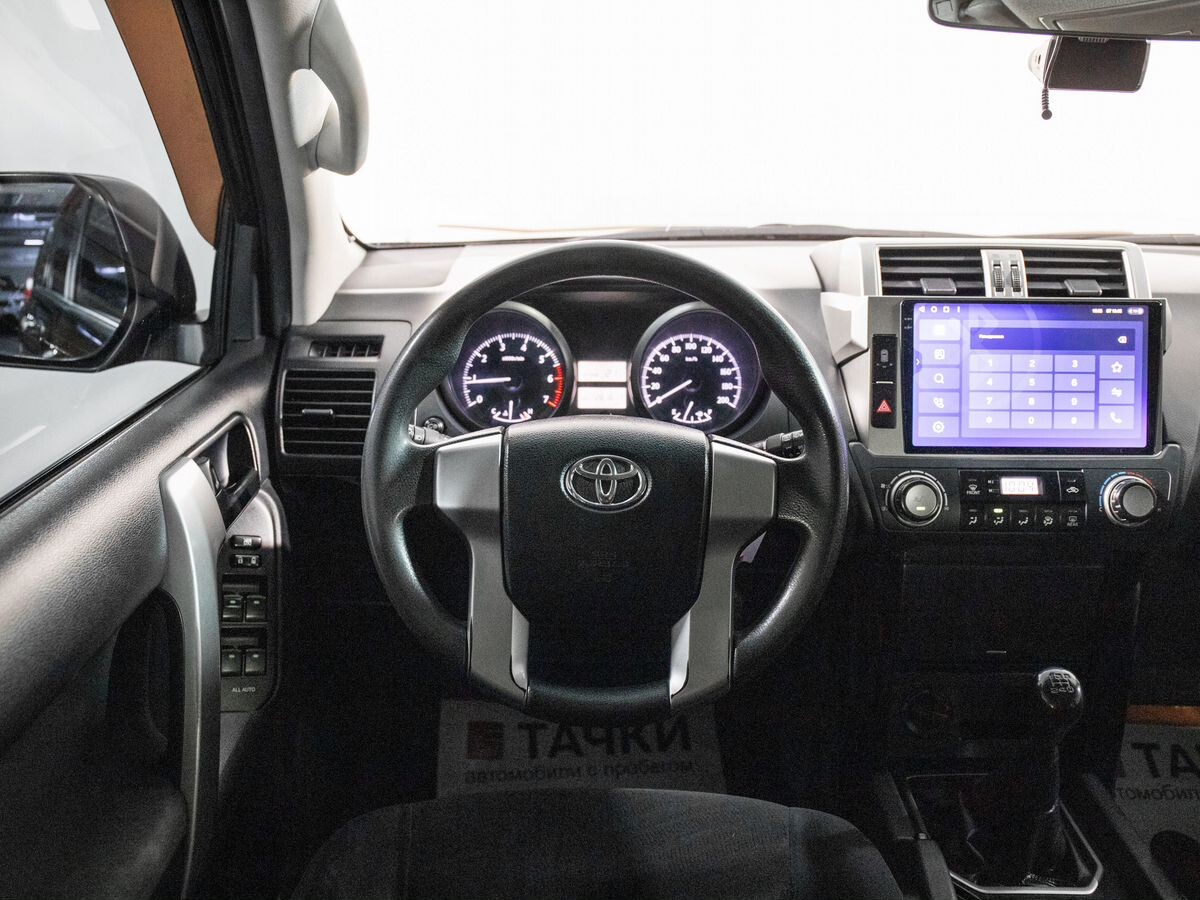 Toyota Land Cruiser Prado 2017 - фото автомобиля