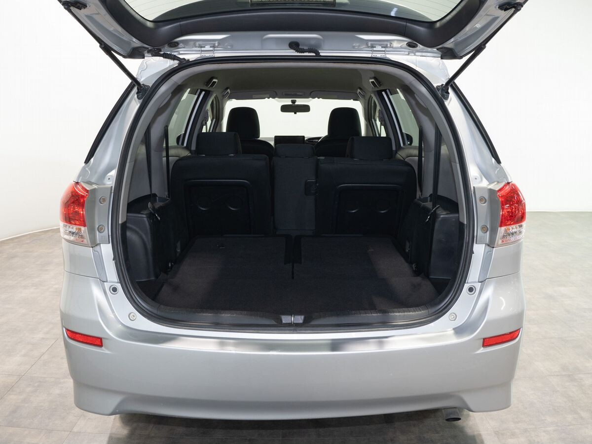 Toyota Wish 2009 - фото автомобиля
