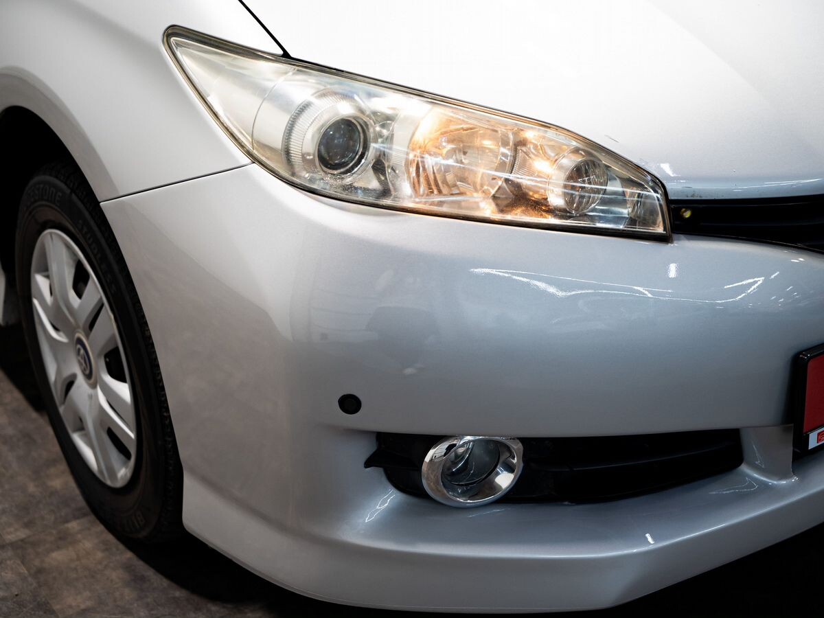 Toyota Wish 2009 - фото автомобиля