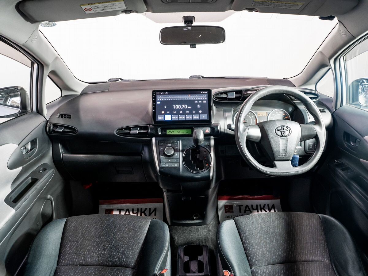 Toyota Wish 2009 - фото автомобиля