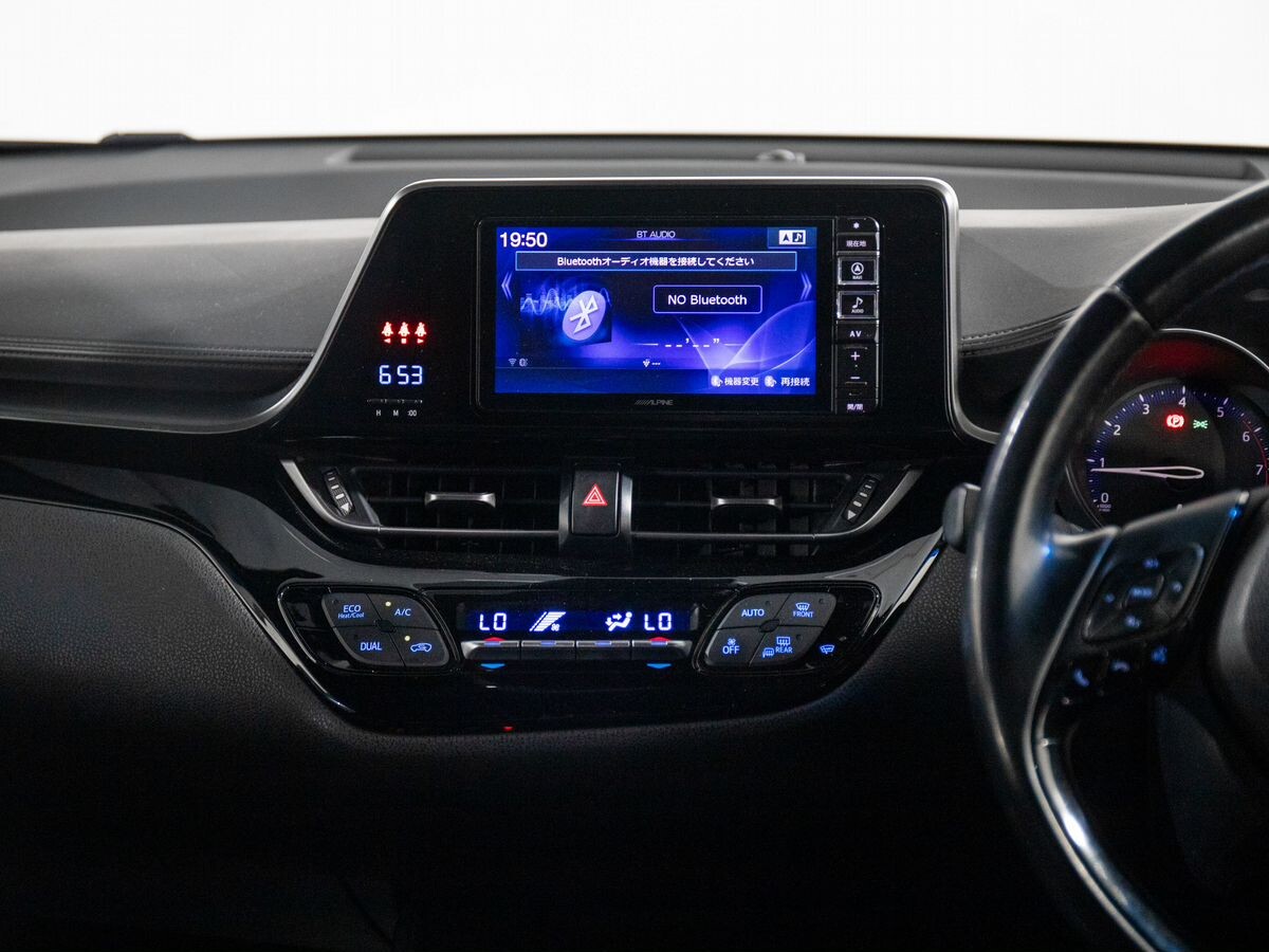Toyota C-HR 2017 - фото автомобиля