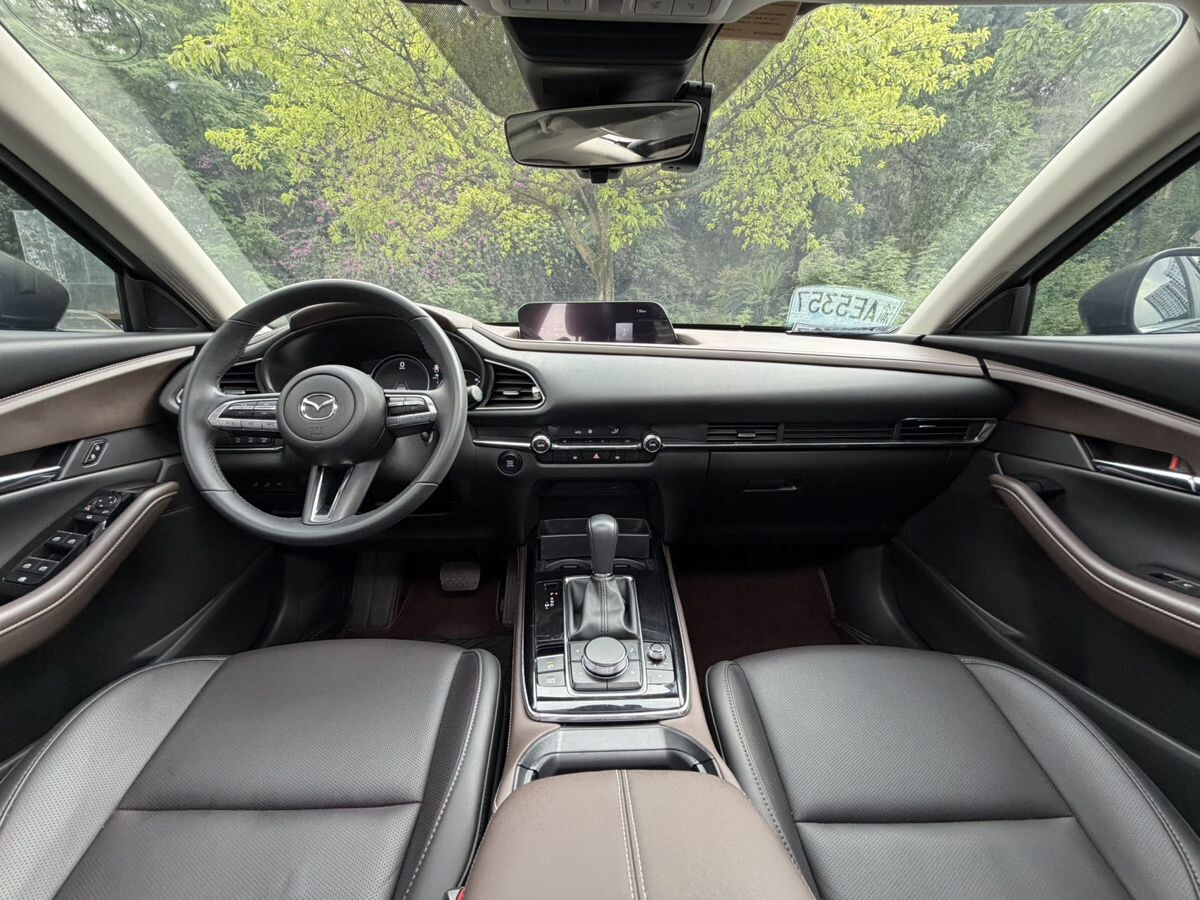 Mazda CX-30 2021 - фото автомобиля