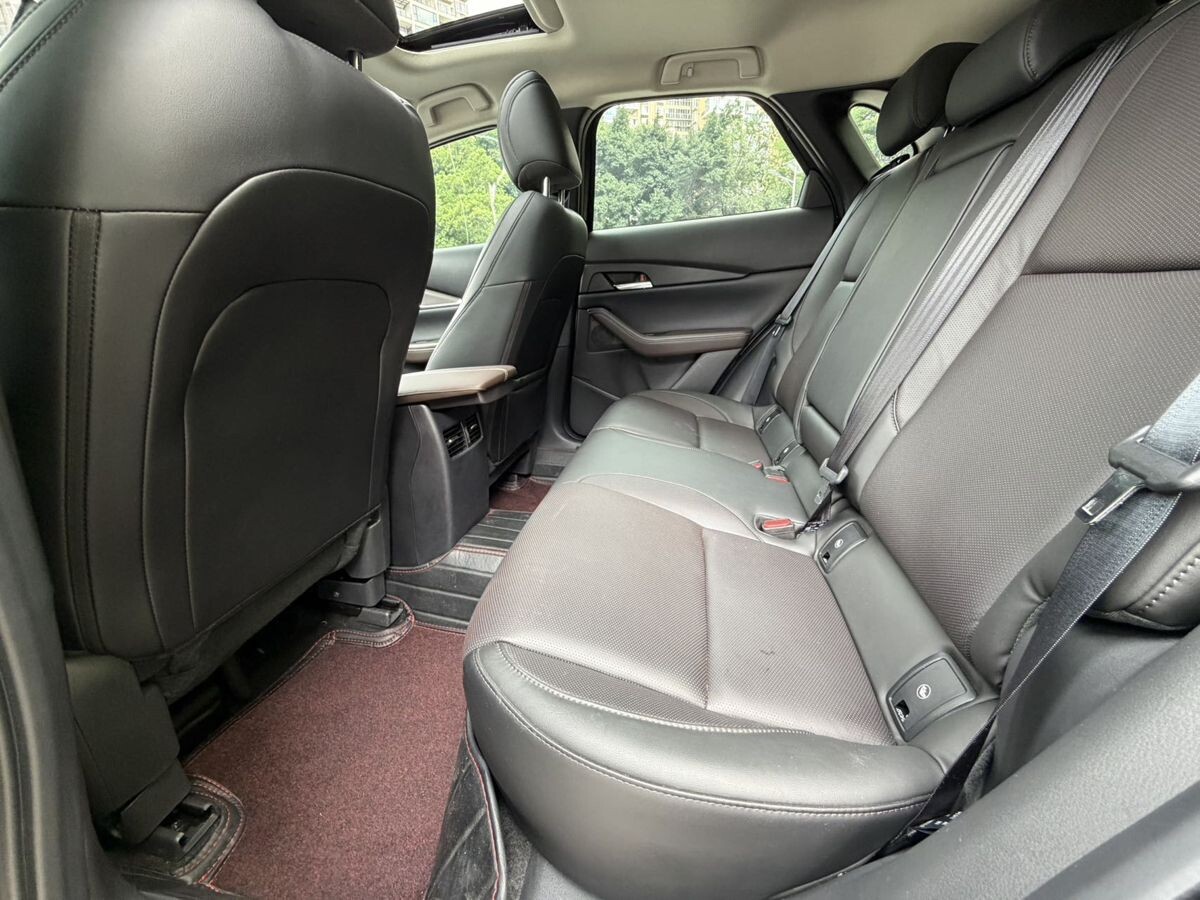Mazda CX-30 2021 - фото автомобиля