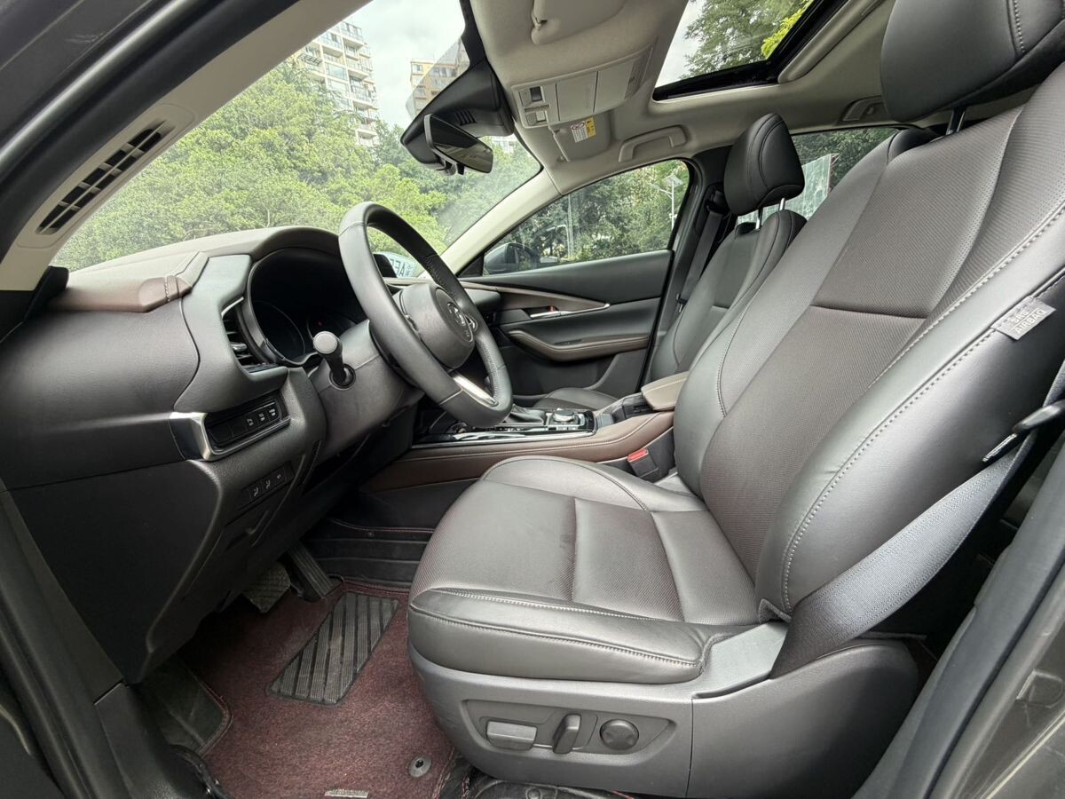 Mazda CX-30 2021 - фото автомобиля