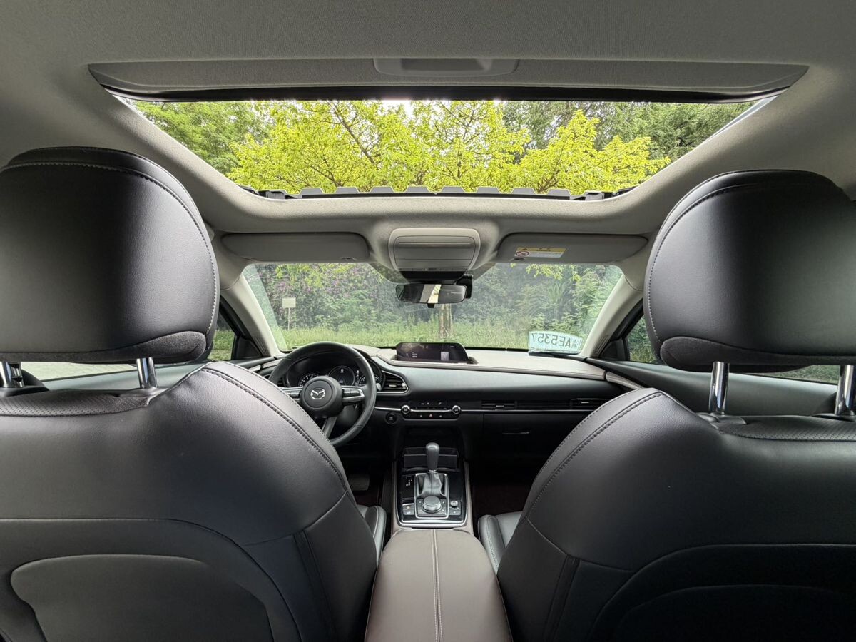 Mazda CX-30 2021 - фото автомобиля