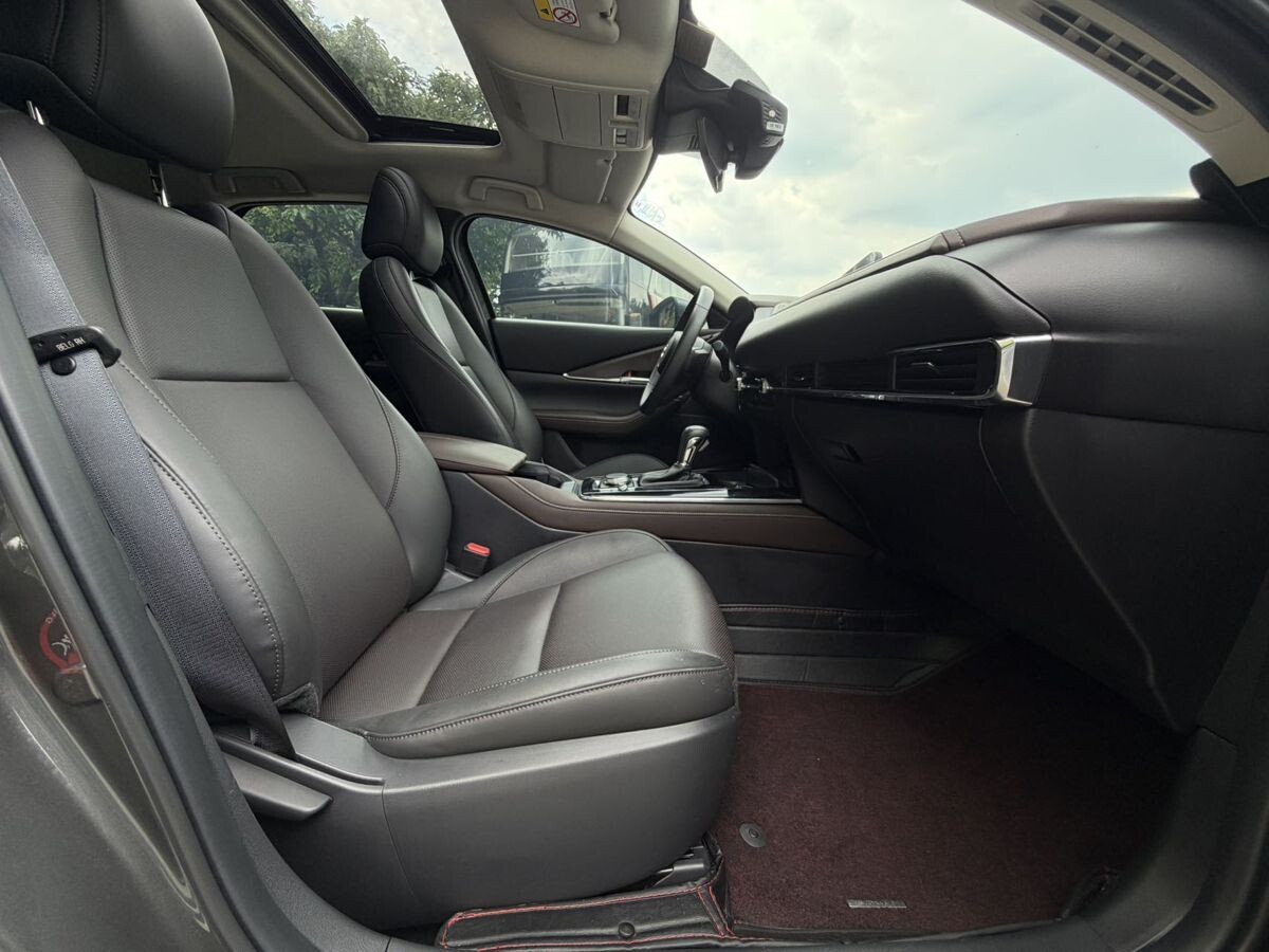 Mazda CX-30 2021 - фото автомобиля