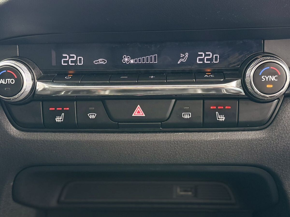 Mazda CX-30 2021 - фото автомобиля