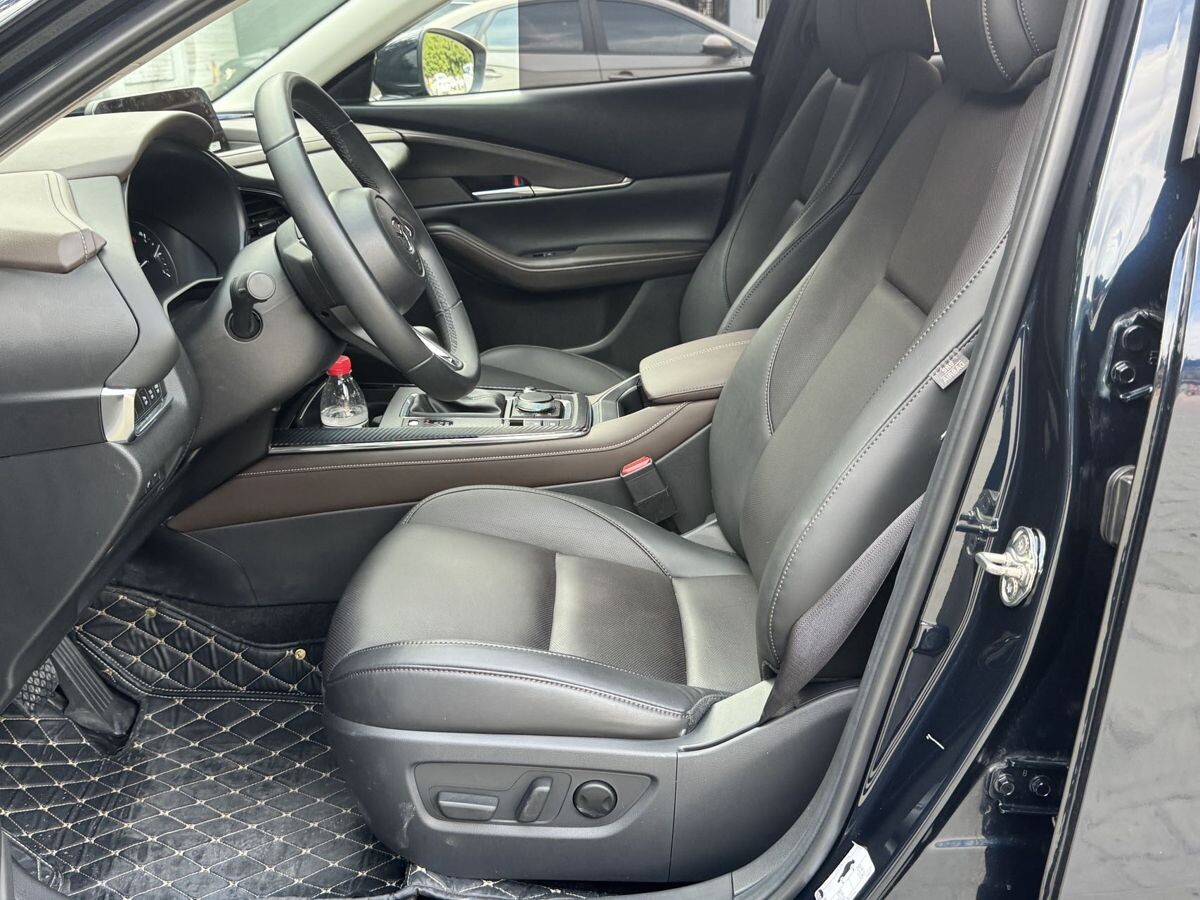 Mazda CX-30 2022 - фото автомобиля