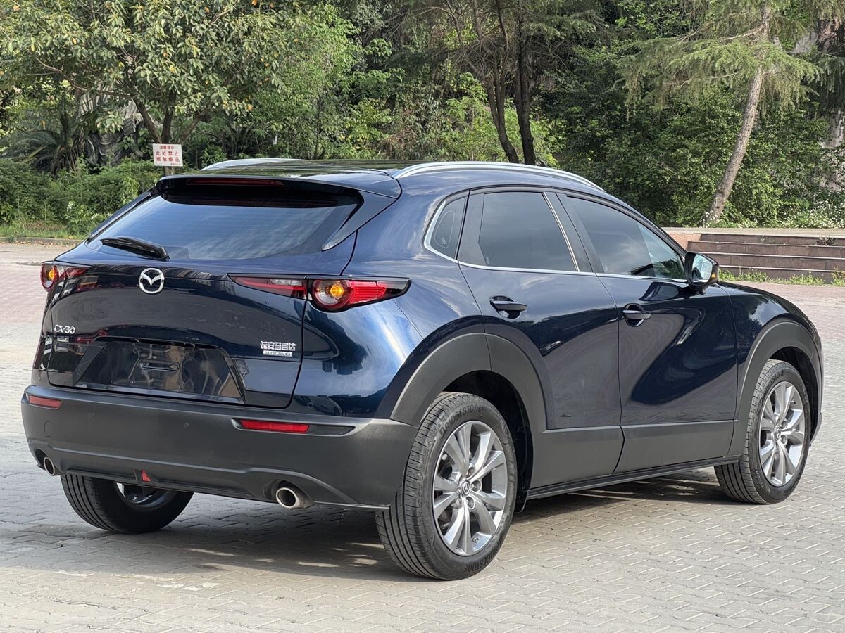 Mazda CX-30 2022 - фото автомобиля