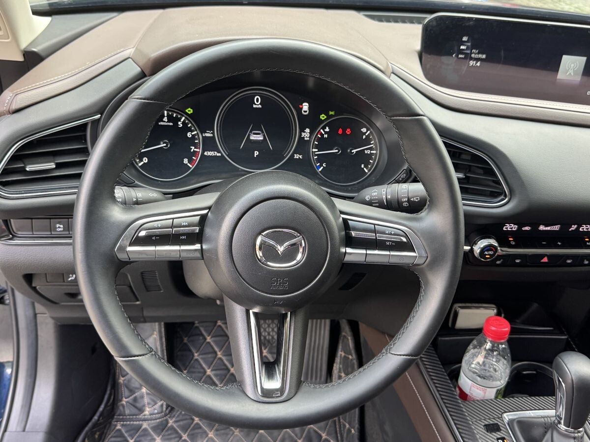 Mazda CX-30 2022 - фото автомобиля