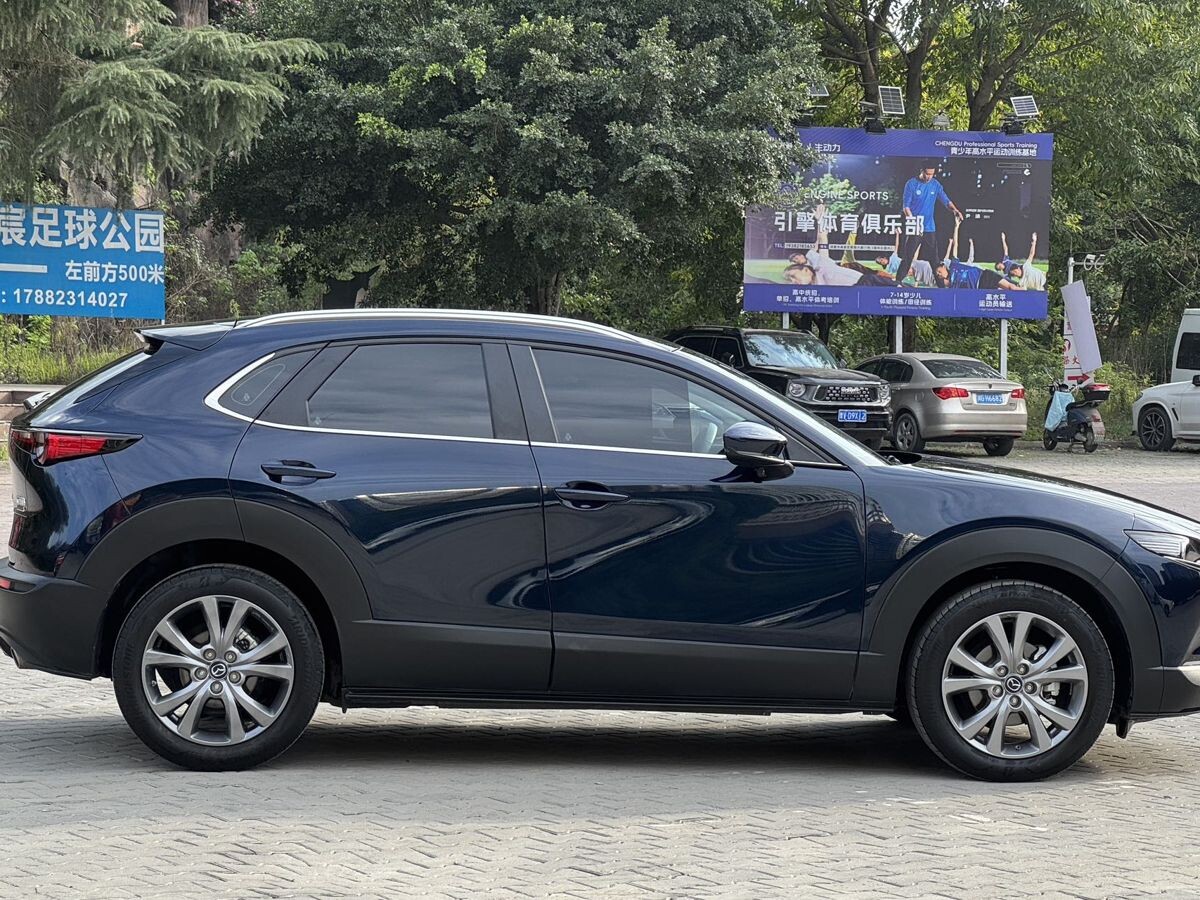 Mazda CX-30 2022 - фото автомобиля