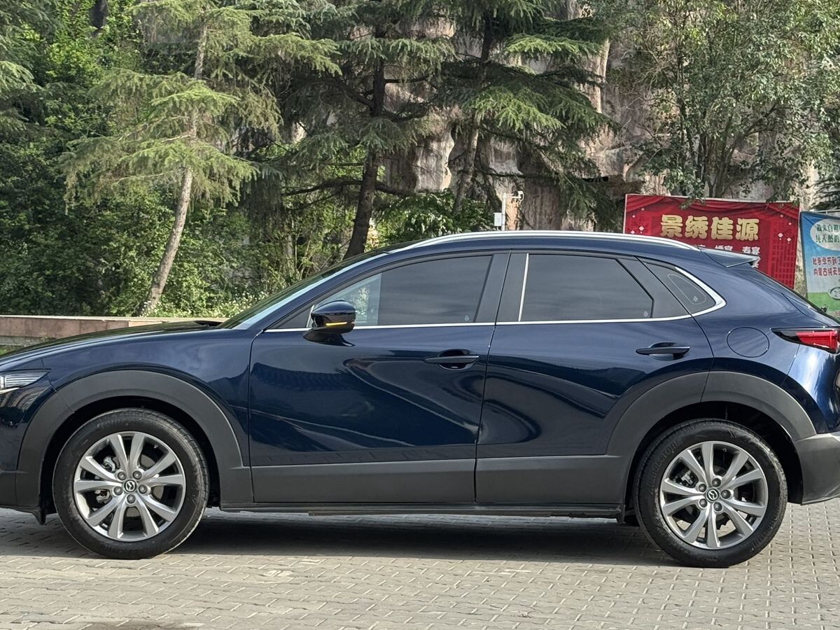 Mazda CX-30 2022 - фото автомобиля
