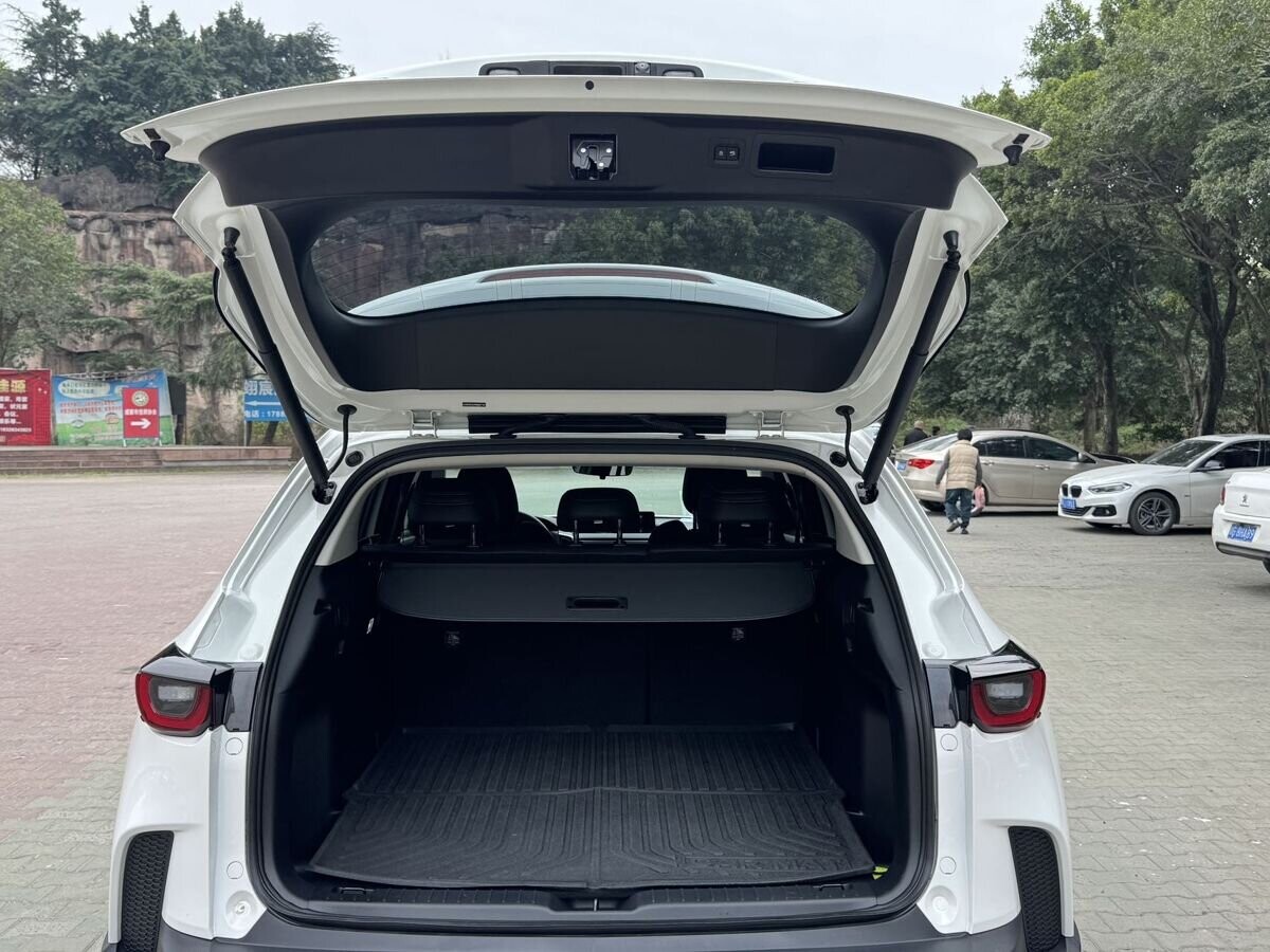 Mazda CX-50 2023 - фото автомобиля
