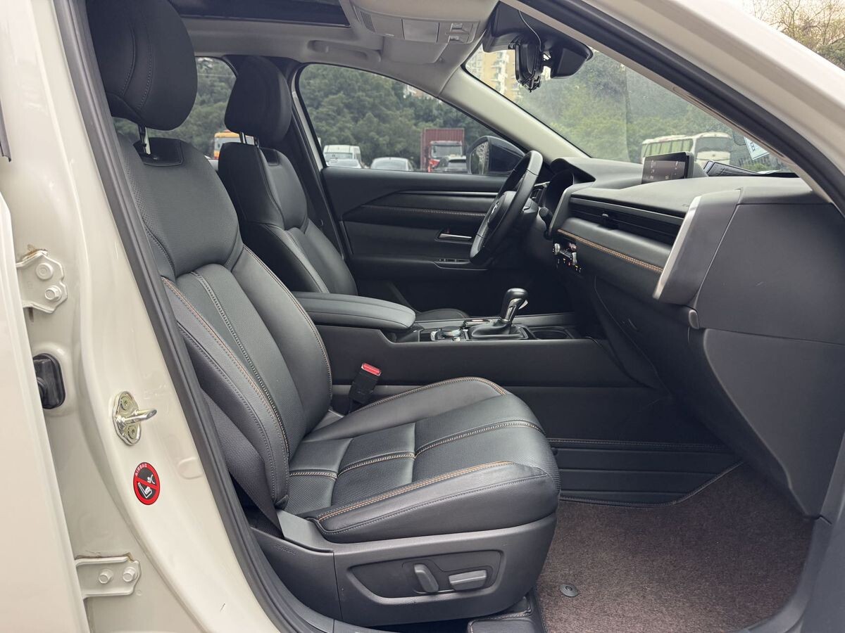 Mazda CX-50 2023 - фото автомобиля