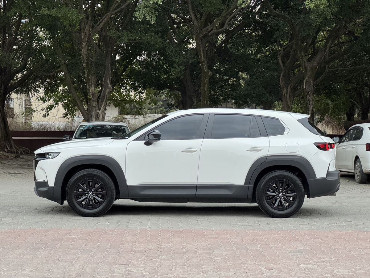 Mazda CX-50 2023 - фото автомобиля