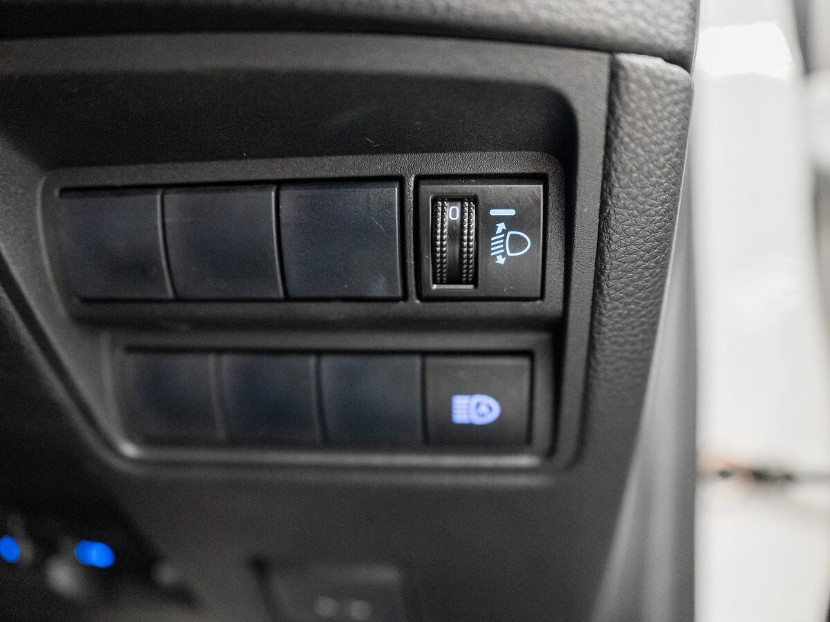 Toyota Yaris 2020 - фото автомобиля